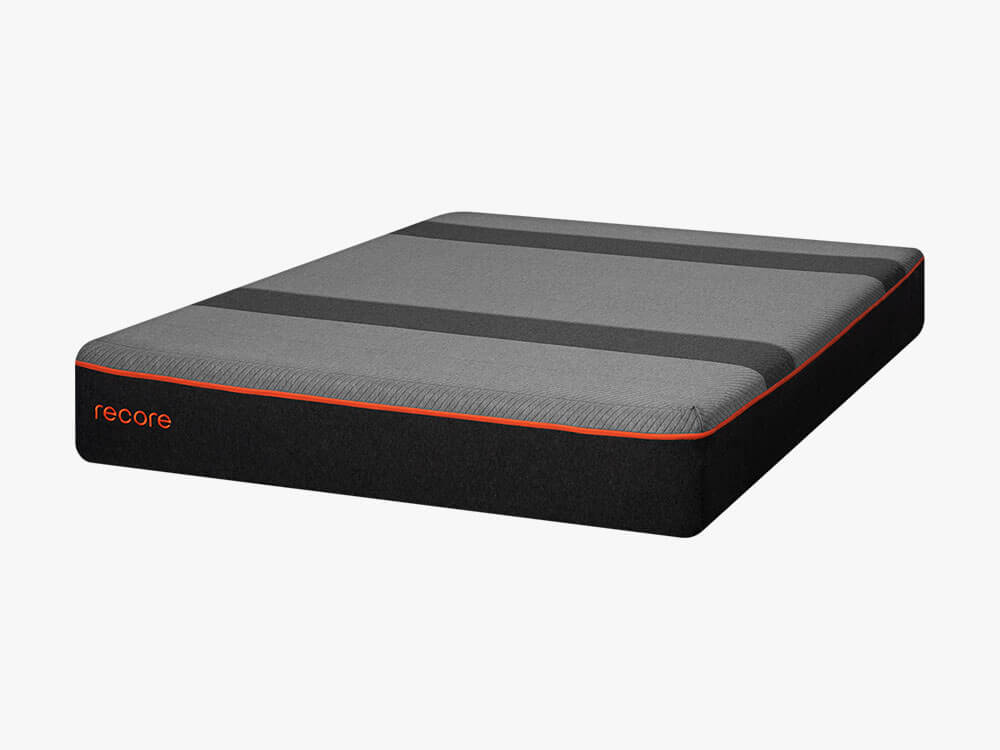 Recore Performance Latex Mattress (Corner) | GoodMorning.com Matelas Recore en latex de qualité vu de devant
